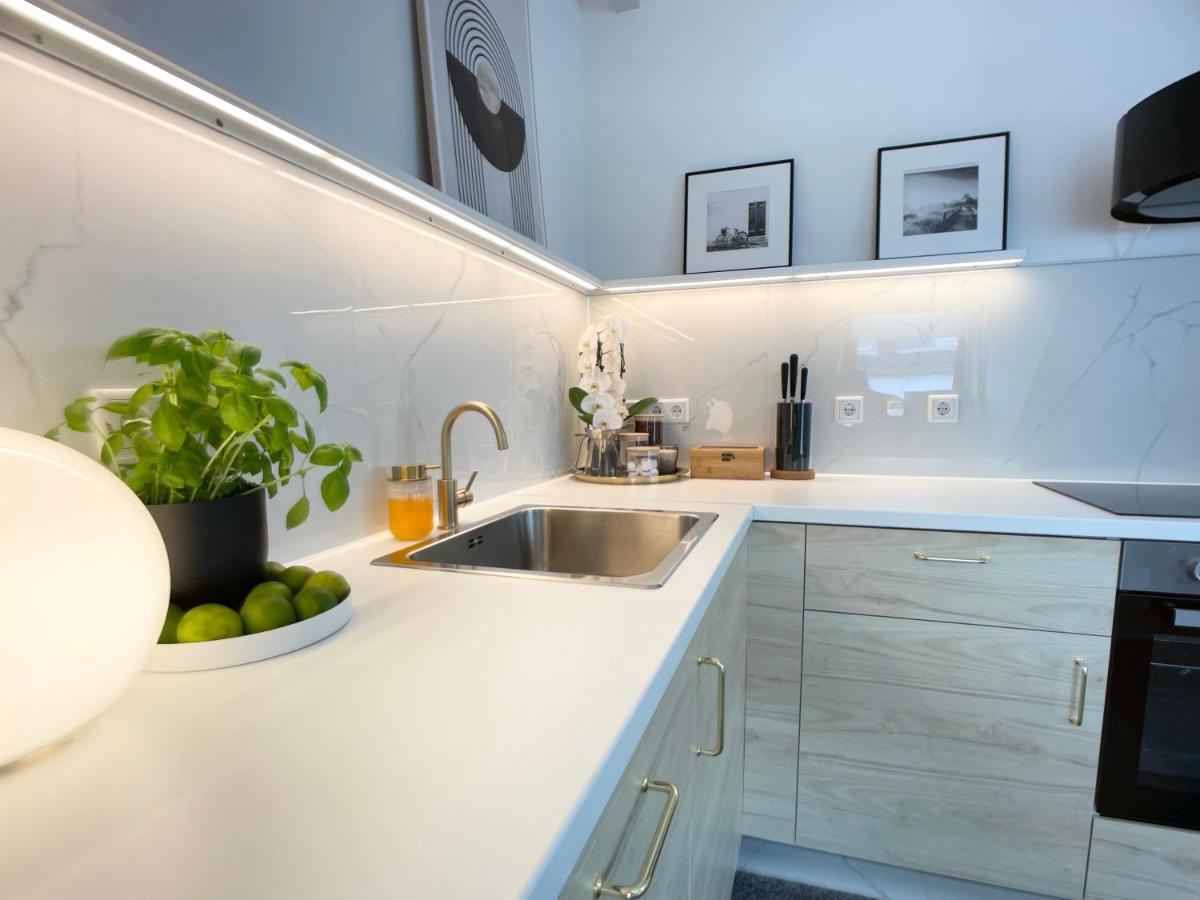 M-Style 04 Apartment Mit Balkon Und Gasgrill, 24H Self-Check-In, Free Parking, Netflix Нюрнберг Екстериор снимка